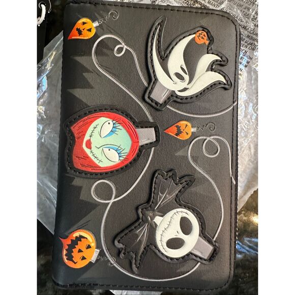 Loungefly Nightmare Before Christmas Tree String Lights Glow Zip Around Wallet - Picture 6 of 8